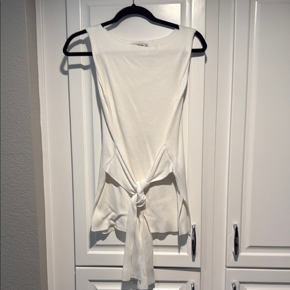 Elegant White Sleeveless Top